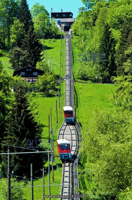 : Les Avants-Sonloup funicular, Les Avants, Vaud : Les Avants-Sonloup funicular, Les Avants, Vaud