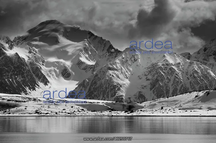 : Lilliehookbreen Glacier, Spitsbergen, Svalbard Islands : Lilliehookbreen Glacier, Spitsbergen, Svalbard Islands