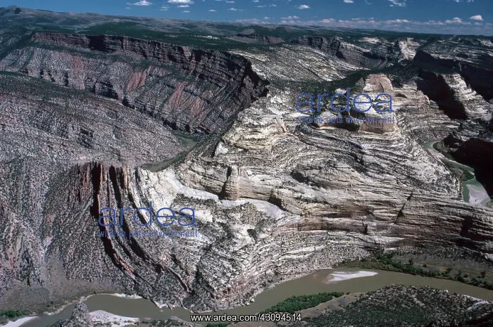: Limestone Faulting : Limestone Faulting