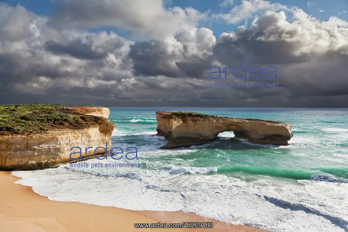 : London Arch at the Great Ocean Road, Australia : London Arch at the Great Ocean Road, Australia