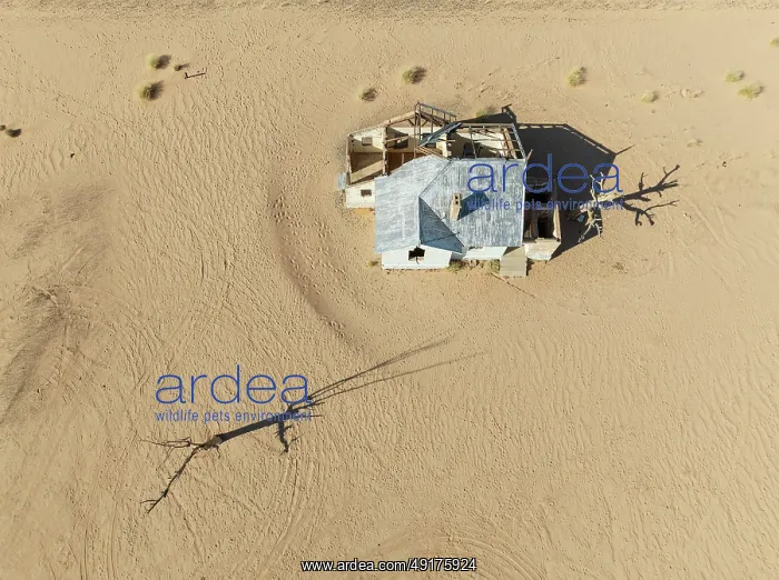: The long abandoned Garum train station in the southern Namib Desert : The long abandoned Garum train station in the southern Namib Desert