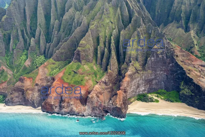 : Luftaufnahme der zerklufteten N? Pali Coast, Napali : Luftaufnahme der zerklufteten N? Pali Coast, Napali