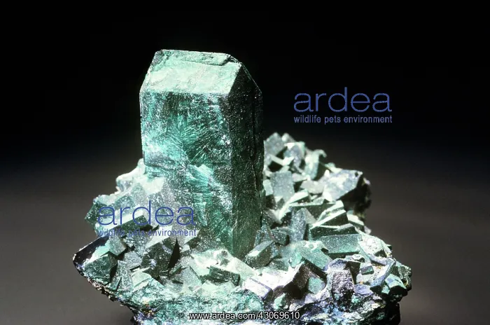: Malachite and azurite : Malachite and azurite