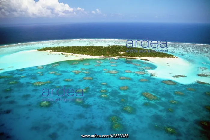 : Maldives - atolls & coral reefs : Maldives - atolls & coral reefs