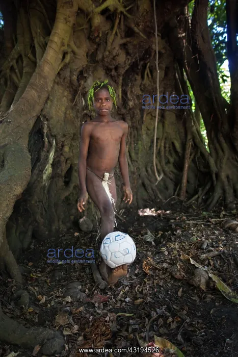 : Mangao, 8 years old, the future chieftain of his : Mangao, 8 years old, the future chieftain of his