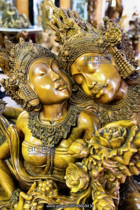 : Mas Village, located in Ubud, Bali, is renowned for its : Mas Village, located in Ubud, Bali, is renowned for its
