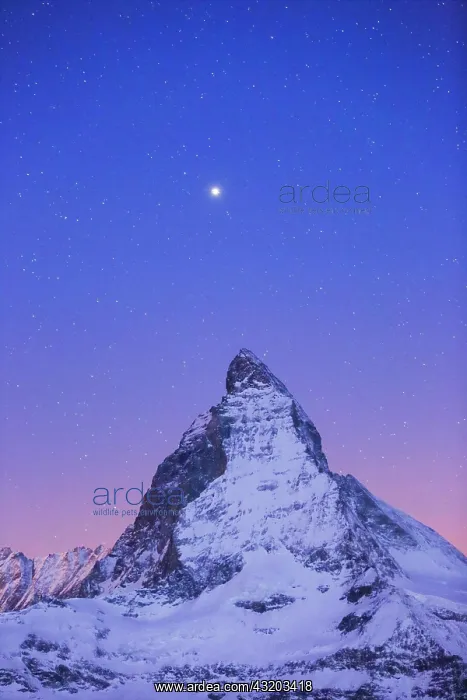  : Matterhorn and starry sky, Zermatt, Valais, Switzerland