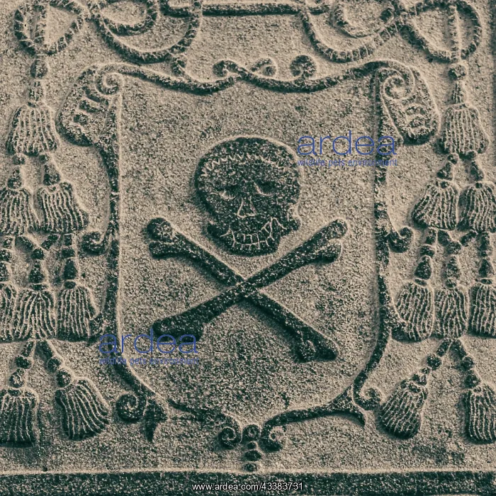 : Melaka, West Malaysia. Skull and crossbones stone : Melaka, West Malaysia. Skull and crossbones stone
