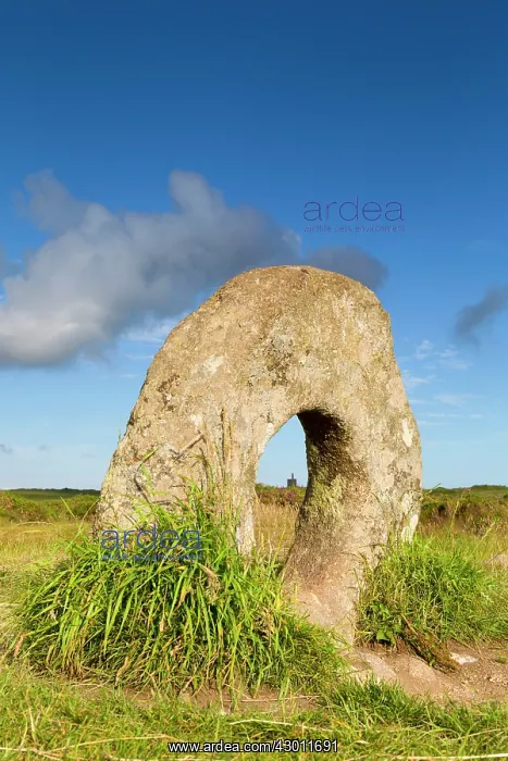 : Men-an Tol - Holed Stone : Men-an Tol - Holed Stone