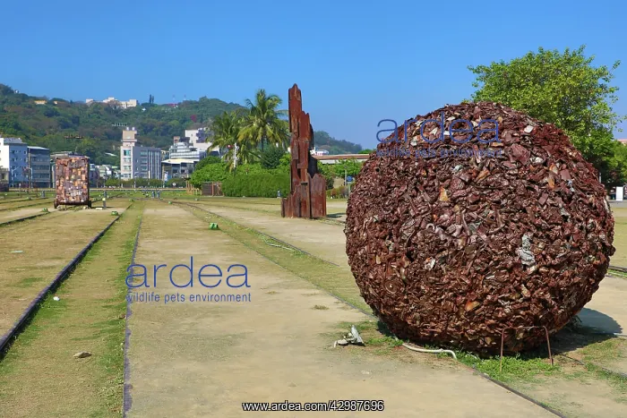 : Metal art at the Takao Railway Museum by the : Metal art at the Takao Railway Museum by the