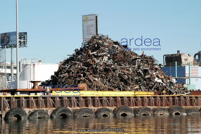 : Metal Recycling Barge, Newtown Creek, NYC : Metal Recycling Barge, Newtown Creek, NYC