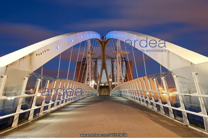 : The Millennium Bridge at Salford Quays, Manchester : The Millennium Bridge at Salford Quays, Manchester