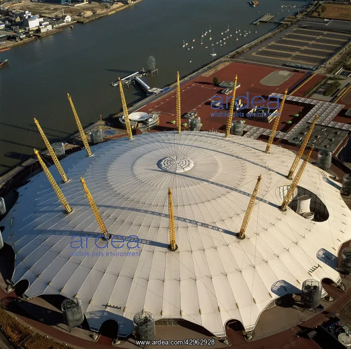 : Millennium Dome and the River Thames, Greenwich : Millennium Dome and the River Thames, Greenwich