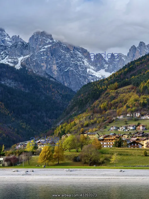 : Molveno at Lago di Molveno in the Brenta Dolomites : Molveno at Lago di Molveno in the Brenta Dolomites