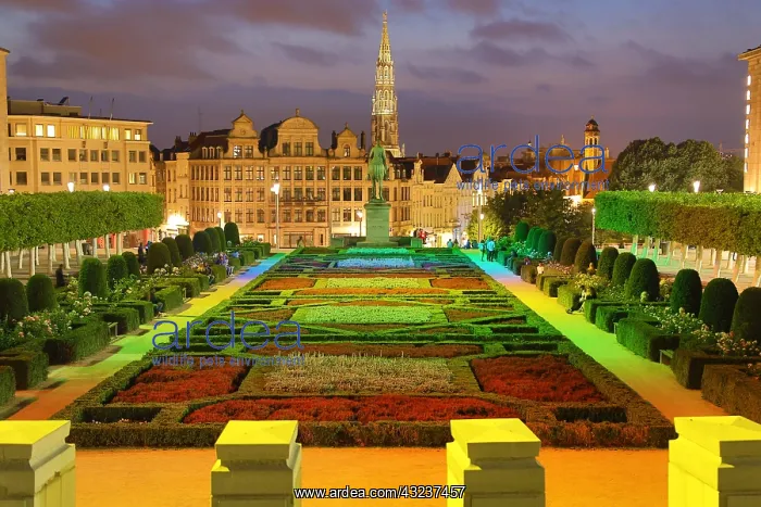 : Mont des Arts Gardens and Tower of the Town Hall : Mont des Arts Gardens and Tower of the Town Hall