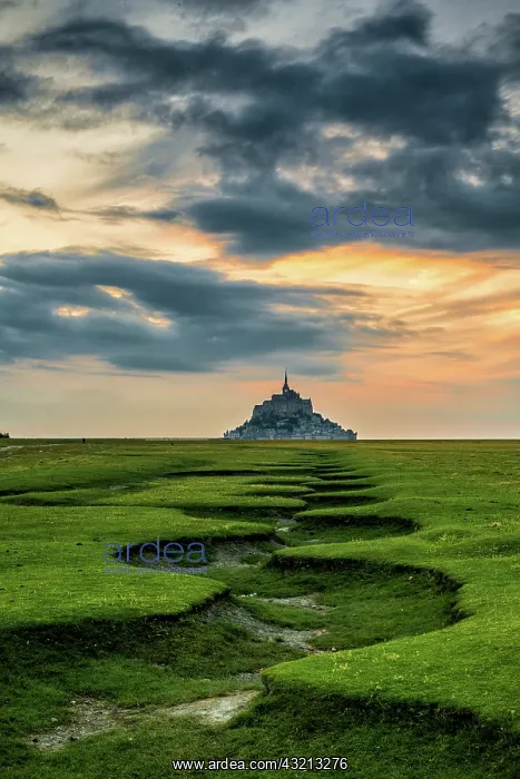 : Mont Saint-Michel and its meanders at sunset, Manche : Mont Saint-Michel and its meanders at sunset, Manche