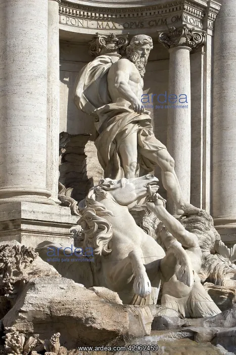 : Monument - Trevi Fountain : Monument - Trevi Fountain