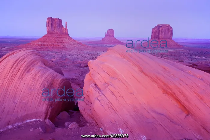 : Monument Valley - panoramic view into Monument : Monument Valley - panoramic view into Monument