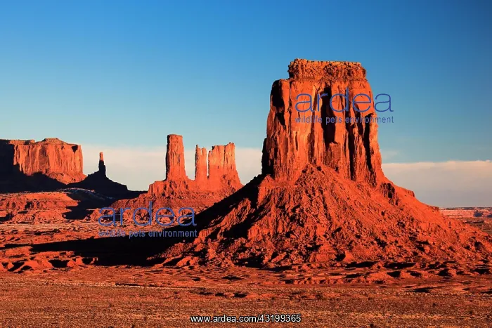 : Monument Valley, view near Artists Point, Table : Monument Valley, view near Artists Point, Table