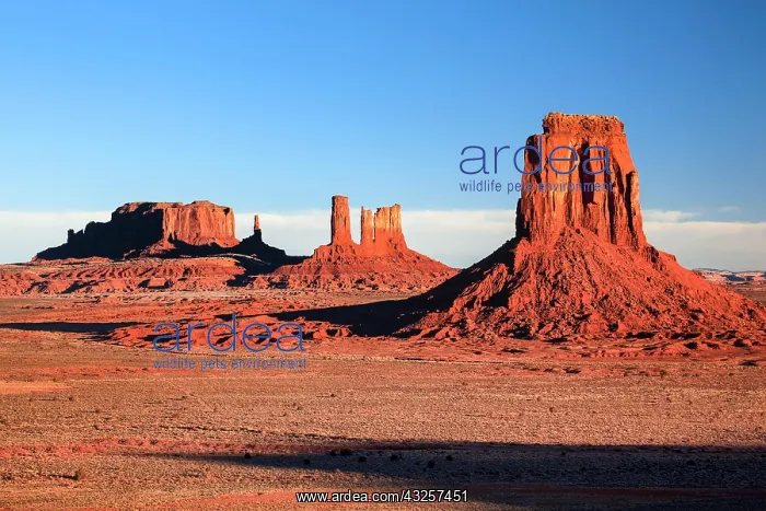 : Monument Valley, View near Artists Point, Table : Monument Valley, View near Artists Point, Table