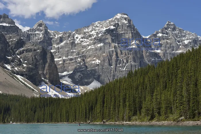  : Moraine Lake and mountains of the Valley of the Ten Peaks