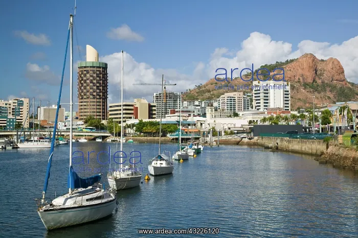 : Morning Townsville view with Castle Hill : Morning Townsville view with Castle Hill