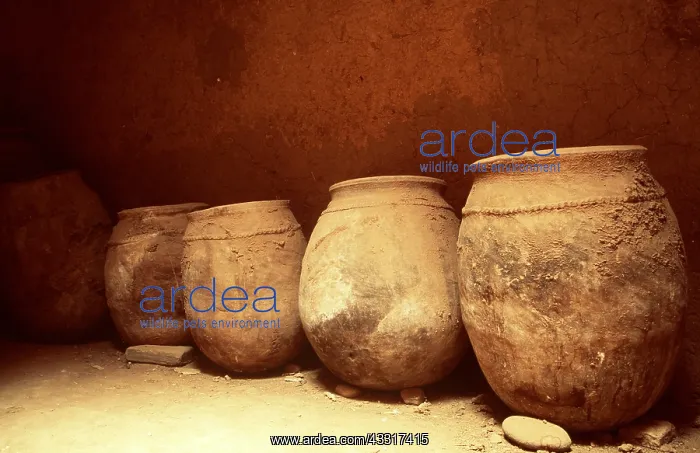 : MOROCCO - ANCIENT POTS : MOROCCO - ANCIENT POTS