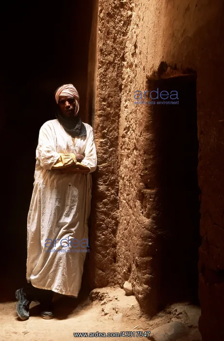 : MOROCCO - Berber in labyrinth alleyway : MOROCCO - Berber in labyrinth alleyway
