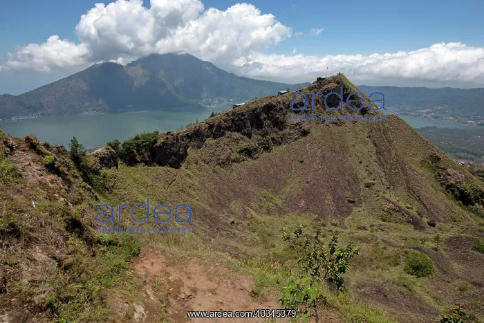 : Mount Batur crater rim and Lake Batur - Bangli : Mount Batur crater rim and Lake Batur - Bangli