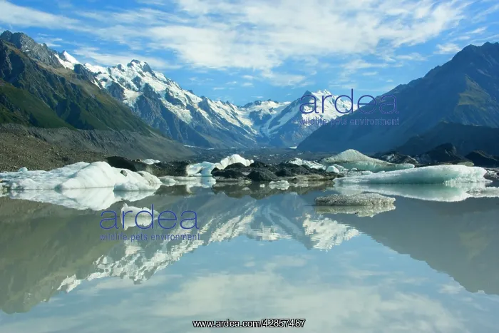 : Mount Cook Scenery - stunning mountains and Tasman : Mount Cook Scenery - stunning mountains and Tasman