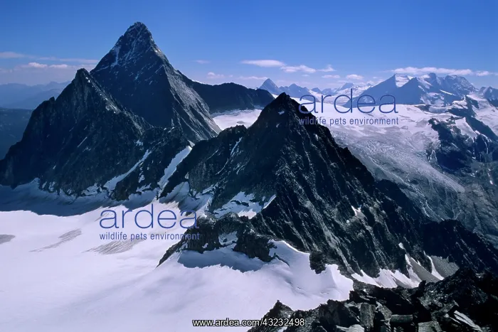 : Mount Sir Donald (left) viewed from Avalanche : Mount Sir Donald (left) viewed from Avalanche