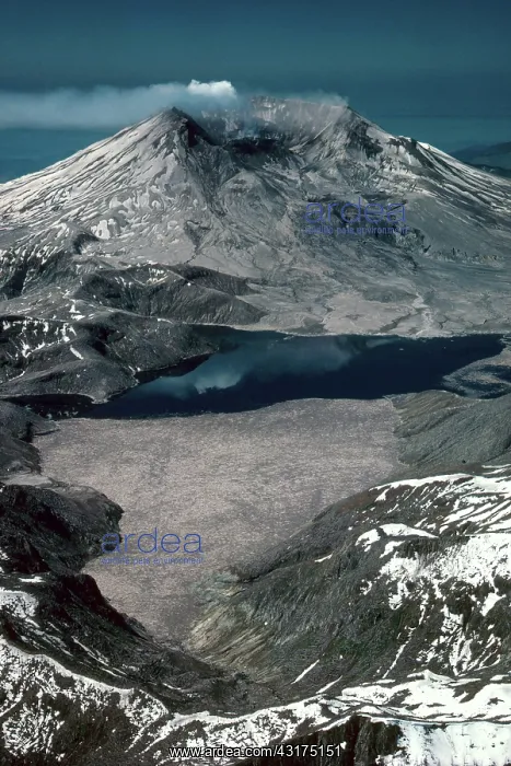 : Mount St. Helens : Mount St. Helens