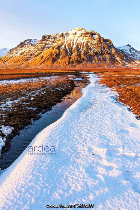 : Mountain landscape at Myrdalsj&, x1abd6c;l, Sudurland : Mountain landscape at Myrdalsj&, x1abd6c;l, Sudurland