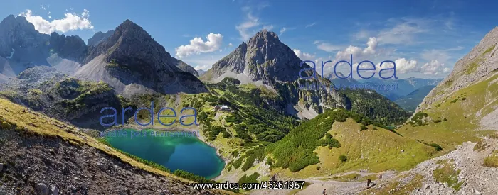 : Mountain panorama above the Drachensee and the Coburger : Mountain panorama above the Drachensee and the Coburger