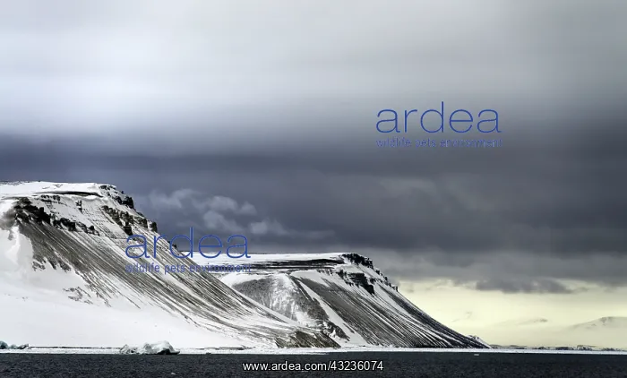 : Mountains and Coastline