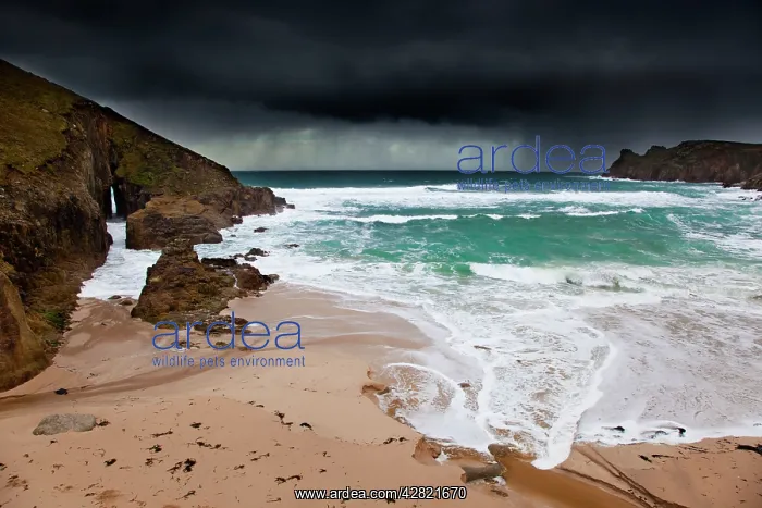 : Nanjizal Beach - in stormy weather : Nanjizal Beach - in stormy weather