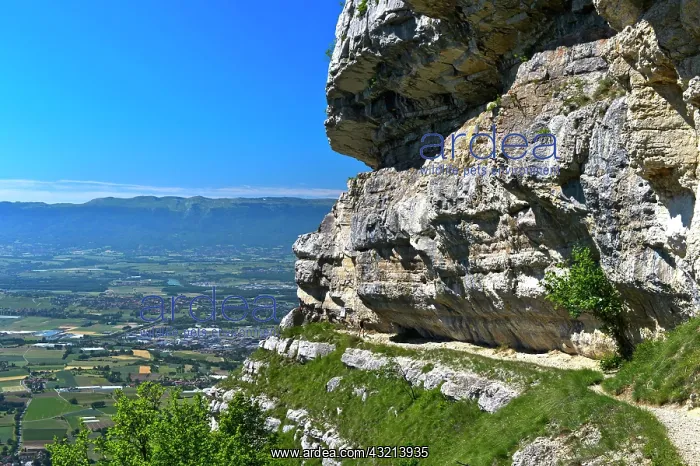: Narrow balcony path La Corraterie with panoramic : Narrow balcony path La Corraterie with panoramic