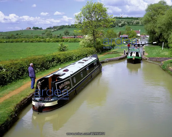 : Narrow Boats - on Oxford Canal : Narrow Boats - on Oxford Canal