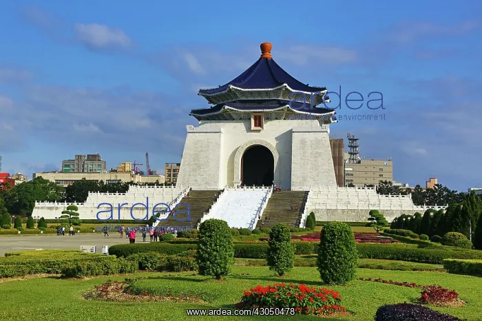 : The National Chiang Kai Shek Memorial Hall in Taipei, Ta : The National Chiang Kai Shek Memorial Hall in Taipei, Ta