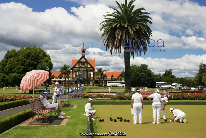 : New Zealand - Playing bowls in Government Gardens : New Zealand - Playing bowls in Government Gardens