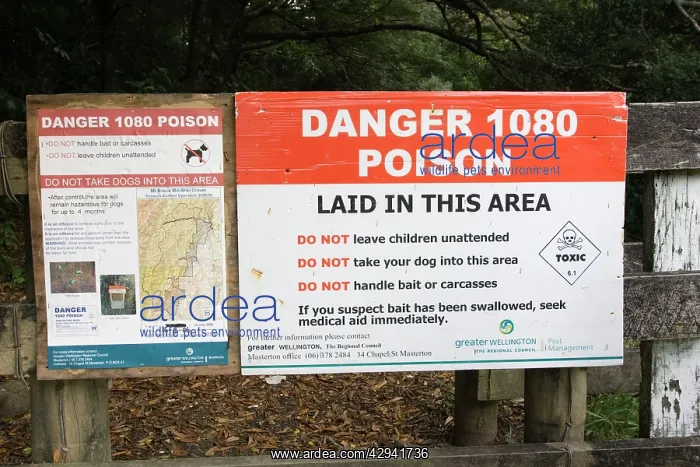 : New Zealand - warning poison notice, possum control : New Zealand - warning poison notice, possum control