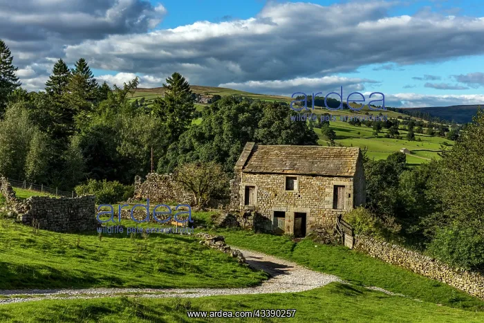 : Nidderdale - Blayshaw Barn - Middlesmoor Church - Yorkshire : Nidderdale - Blayshaw Barn - Middlesmoor Church - Yorkshire