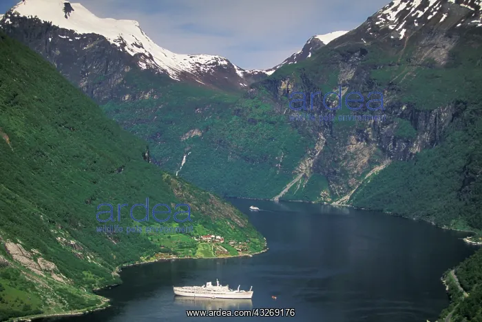 : Norway, Geirangerfjord, Geiranger. Fjord : Norway, Geirangerfjord, Geiranger. Fjord
