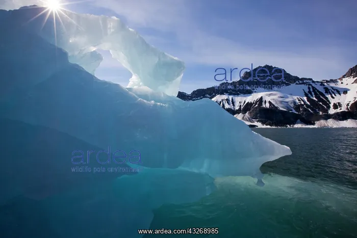 : Norway, Svalbard, Spitsbergen Island, Melting : Norway, Svalbard, Spitsbergen Island, Melting