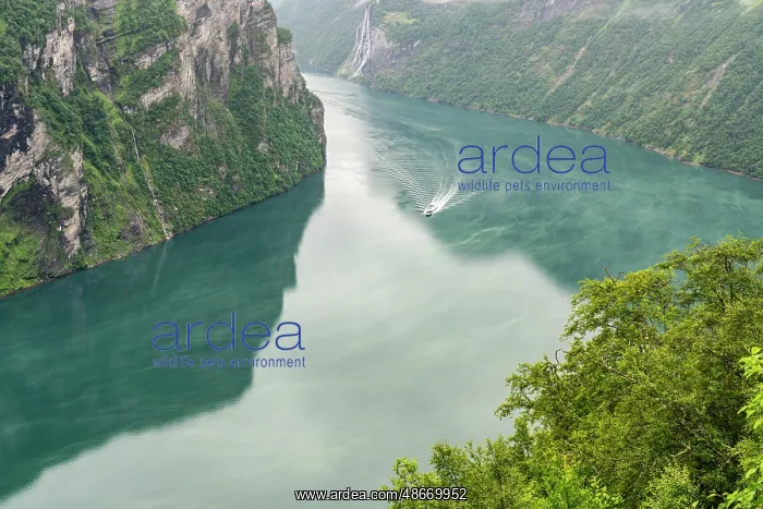 : Norway. Tourist ship navigates fjord. ic Don Grall / Jaynes : Norway. Tourist ship navigates fjord. ic Don Grall / Jaynes