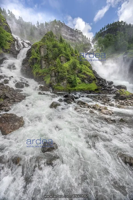 : Norway, Vestland. Landscape with Latefossen waterfall. ic Do : Norway, Vestland. Landscape with Latefossen waterfall. ic Do