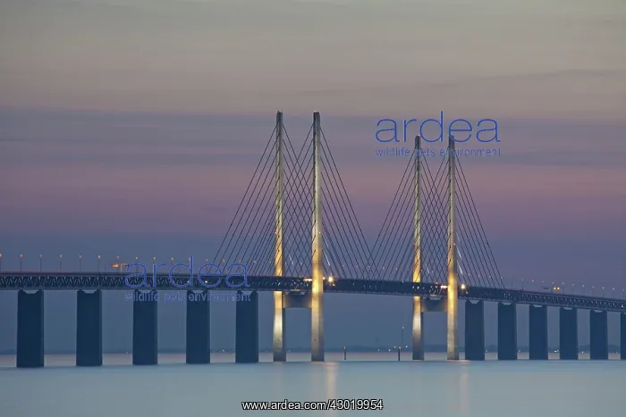 : Oeresund railway and dual carriageway bridge-tunnel : Oeresund railway and dual carriageway bridge-tunnel
