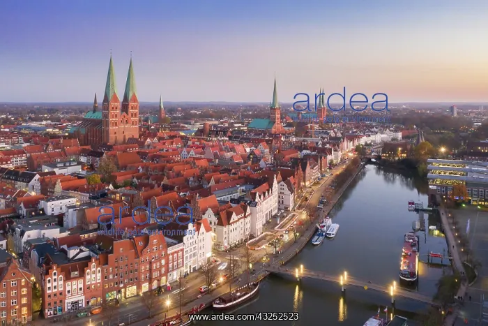: Old town and river Trave in the evening - Luebeck : Old town and river Trave in the evening - Luebeck