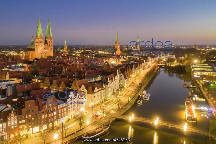 : Old town and river Trave in the evening - Luebeck : Old town and river Trave in the evening - Luebeck