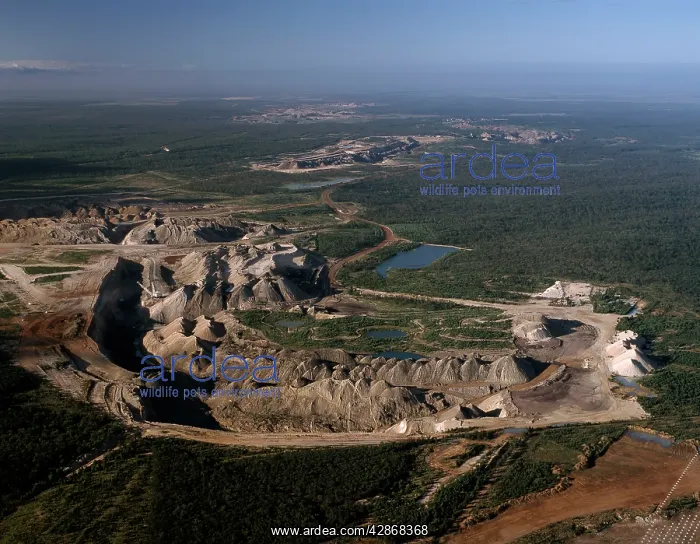 : Open cut coal mines south of Blackwater : Open cut coal mines south of Blackwater